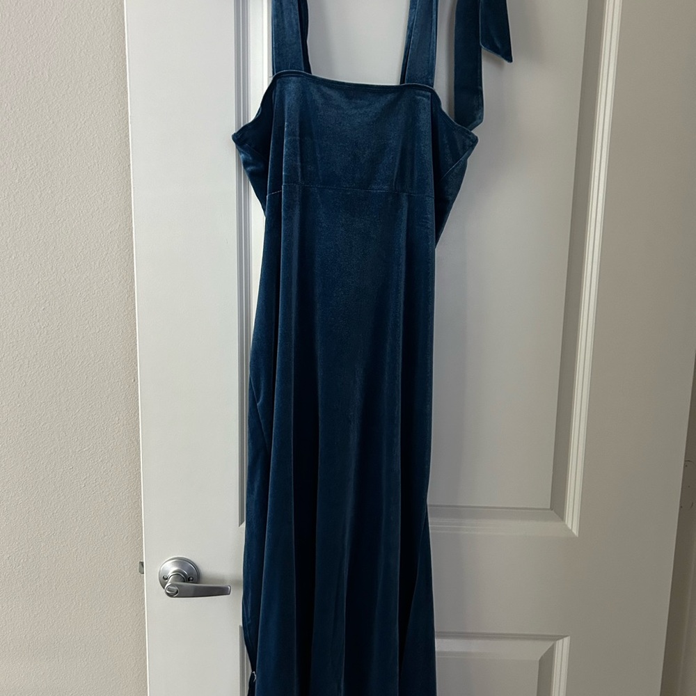Blue Velvet Holiday Dress - Picture 7 of 7